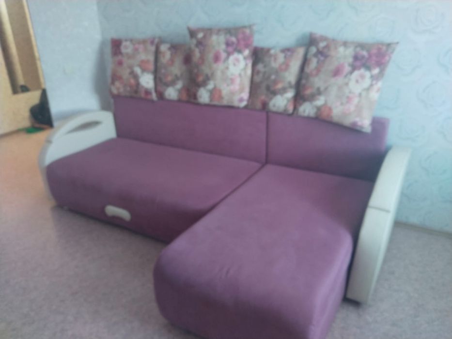 Продам диван в хорошем состоянии