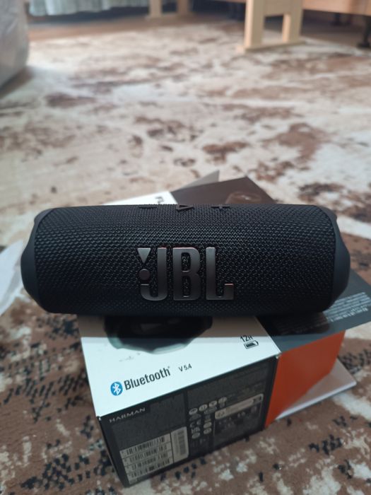 Блютуз колонка JBL , новая