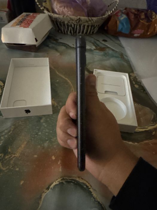 Iphone 11 в хорошем состояний