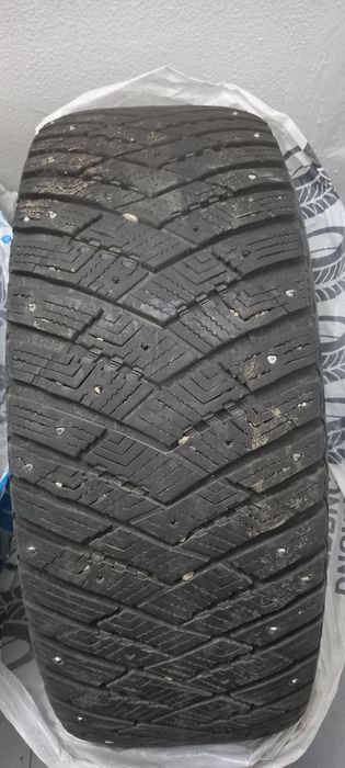 Продам шыны   на машыну