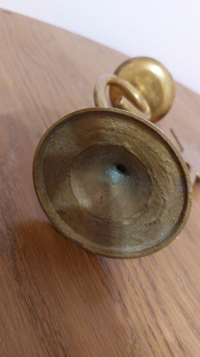 Месингов свещник със звезда в отлично състояние.
Височина 1.