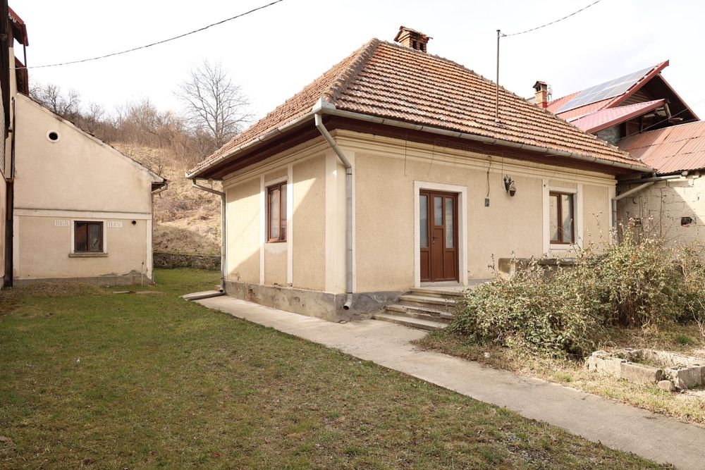 Casa de vânzare în sat Zizin