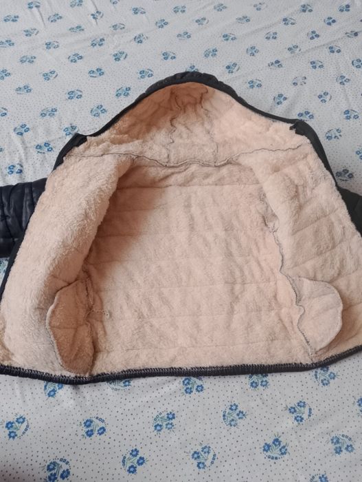 Продам демисезонные куртку.