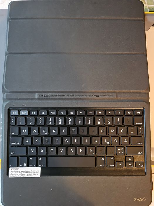 Удароустойчив кейс с отделяща клавиатура Zagg Rugged Messenger Case