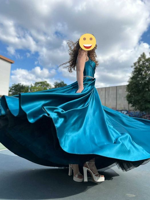 Бална синьо зелена рокля с бюстие