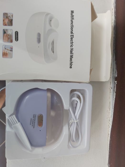 Aparat electric pentru unghii