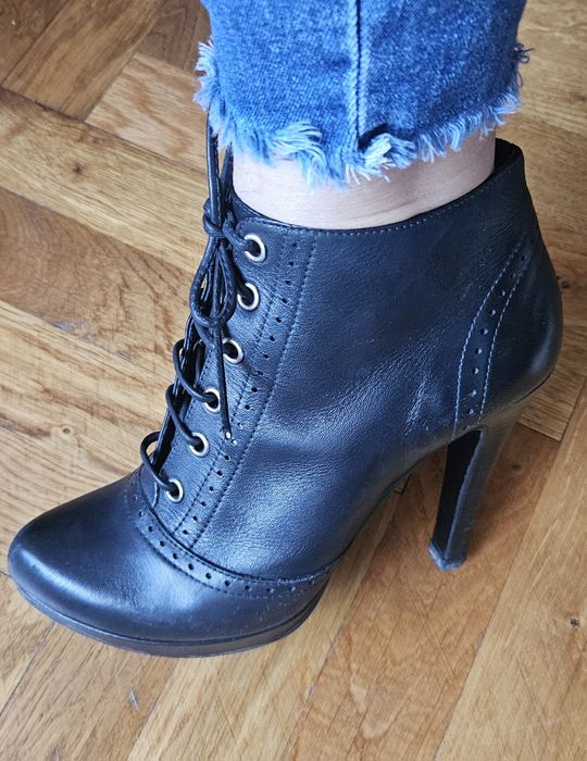 Ghete Buffalo, negre din piele, cu șiret