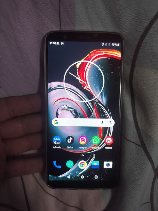 ONE PLUS 5T в отличном состоянии