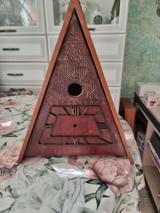 Продам корпуса от часов с кукушкой.