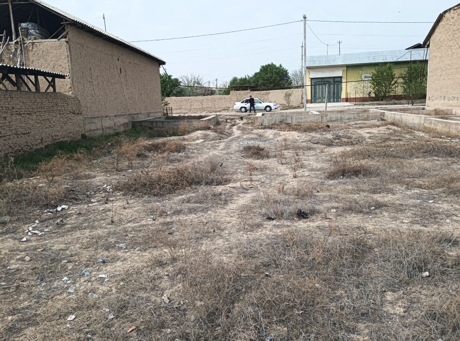 Участка сотилади