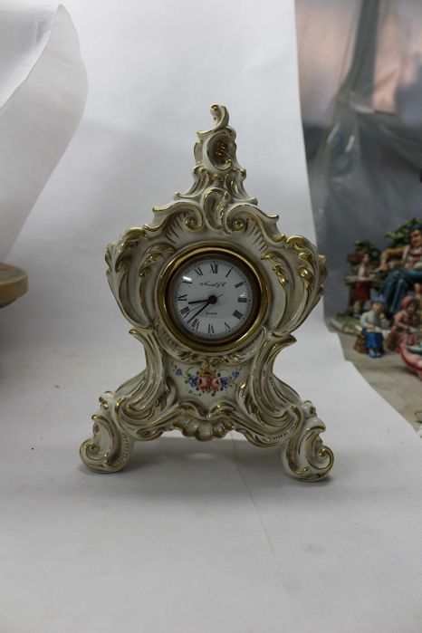 Часы в стиле Барокко из фарфора Capodimonte Италия