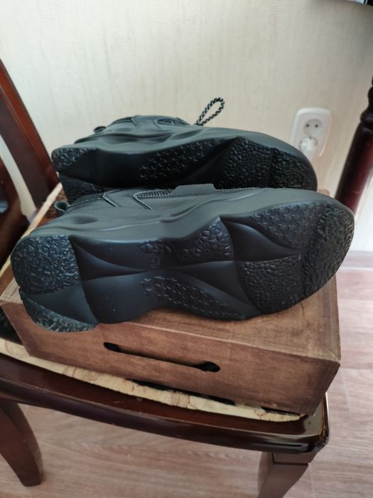 Кроссовки кожаные женские