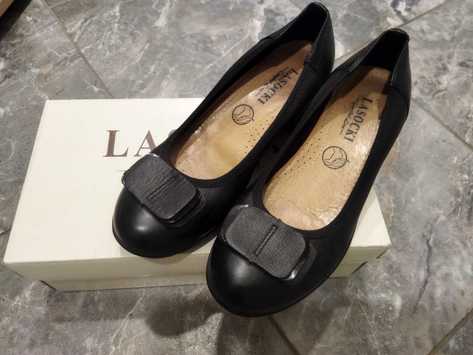 Дамски обувки от естествена кожа - размер 36