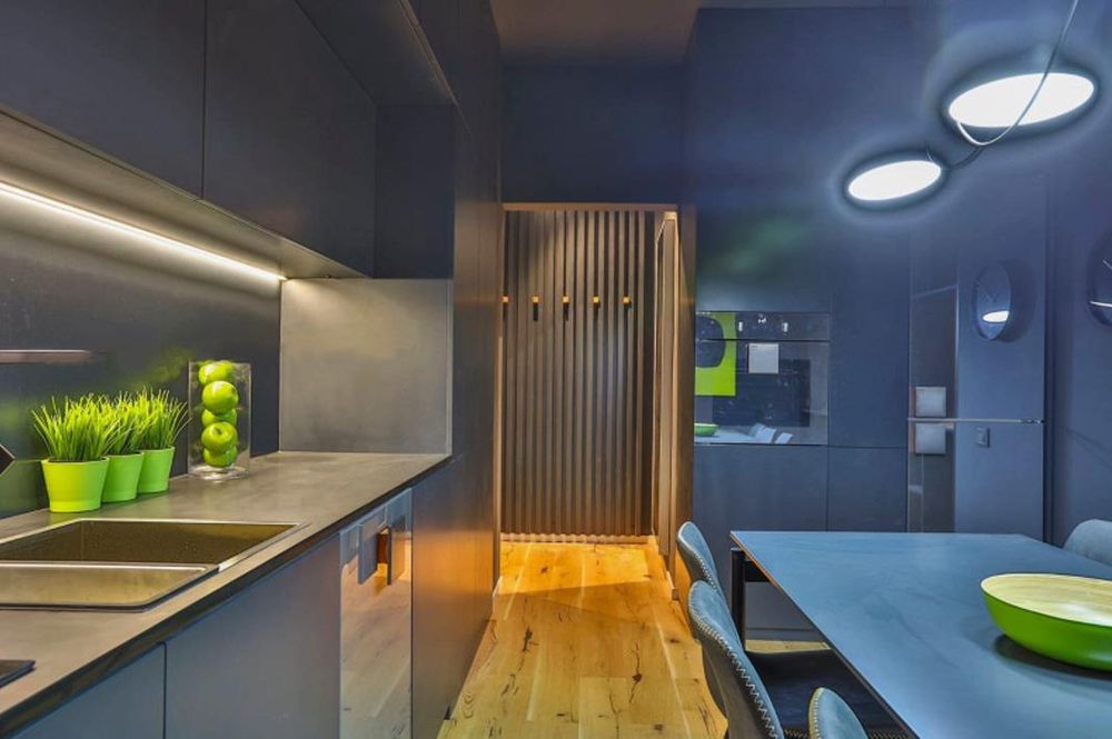 Дава се под наем Тристаен апартамент в София, Център - 70 кв.м за 1290 € - Снимка #3