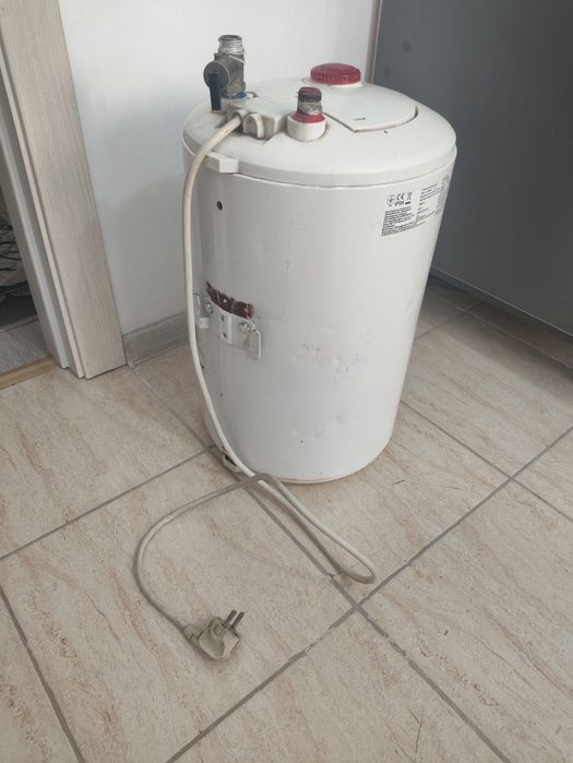 Бойлер 15литр 20 000тг торг есть