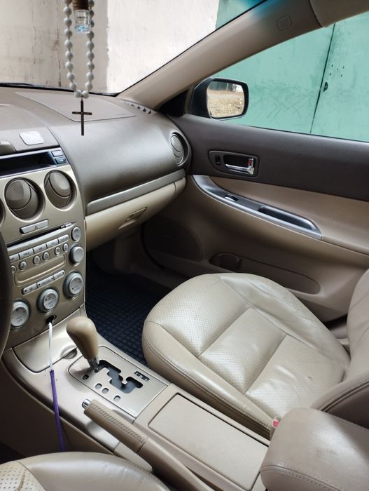 Продам машину Mazda 6