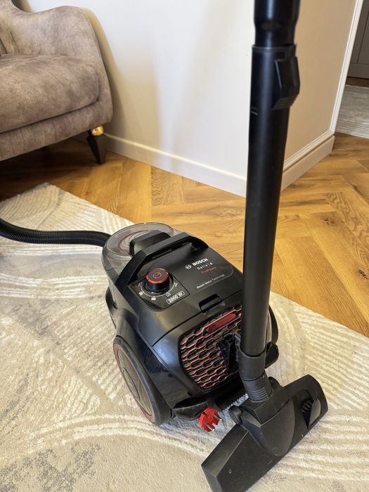 Пылесос бренда Bosch 2000W