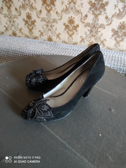 Продам женскую обувь