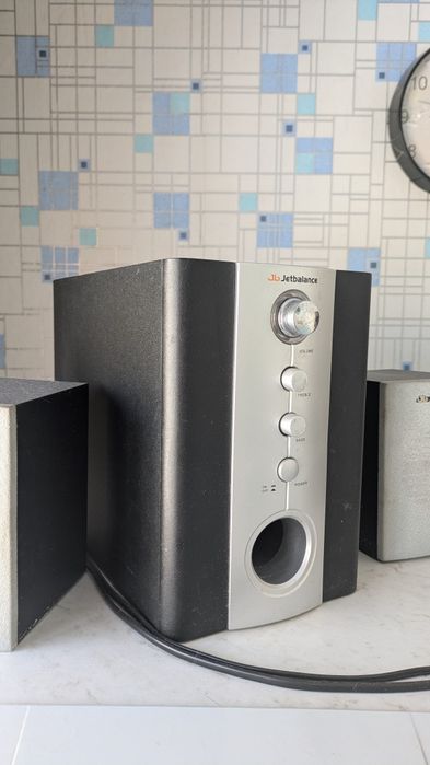 Продам колонки с сабвуфером