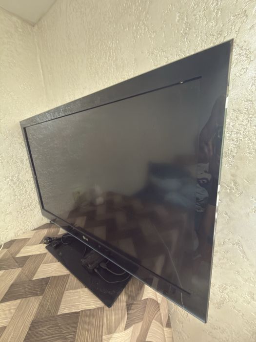 продам телевизор LG срочно !!!