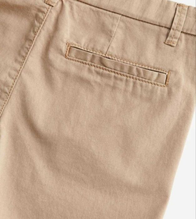 Комплект тениска с яка и панталонки