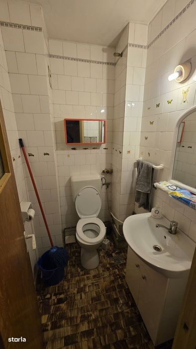 Apartament 4 camere, 93 mp utili, etaj 3/4, decomandat, zona Centrala