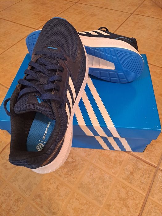 Pantofi sport  adidasi
