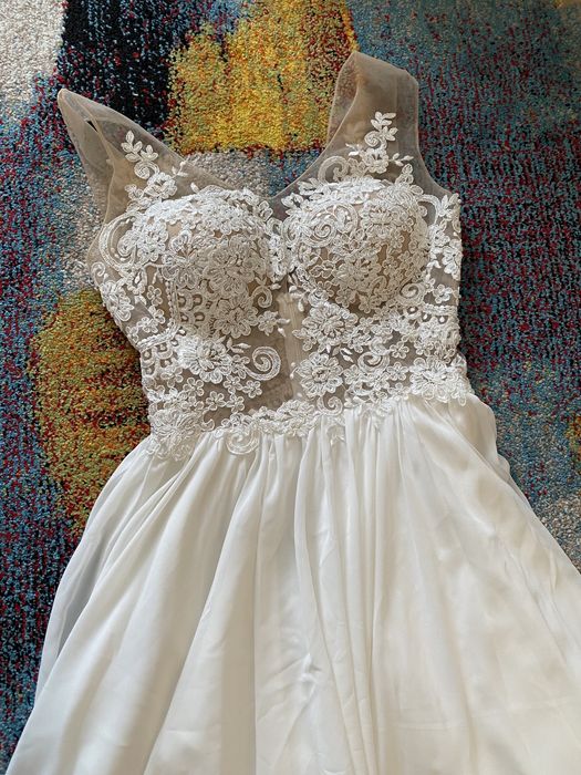Rochie de mireasa unica si delicata!