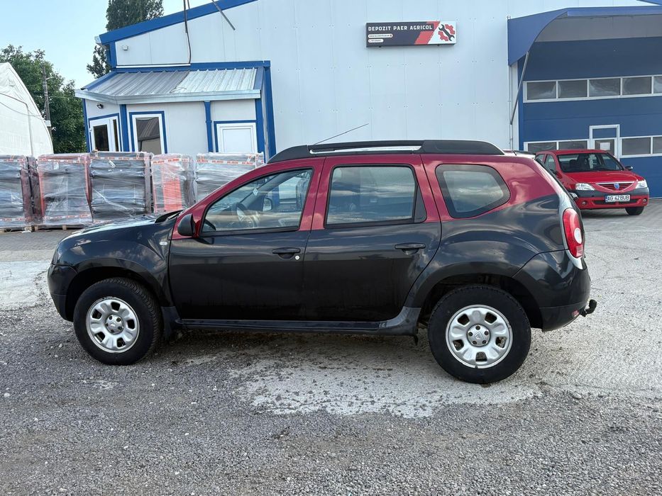 Vând Dacia Duster 4x4 Benzina+ Gpl