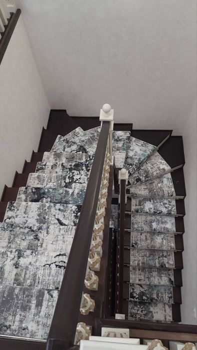 Sag urgaz yec gilamlari