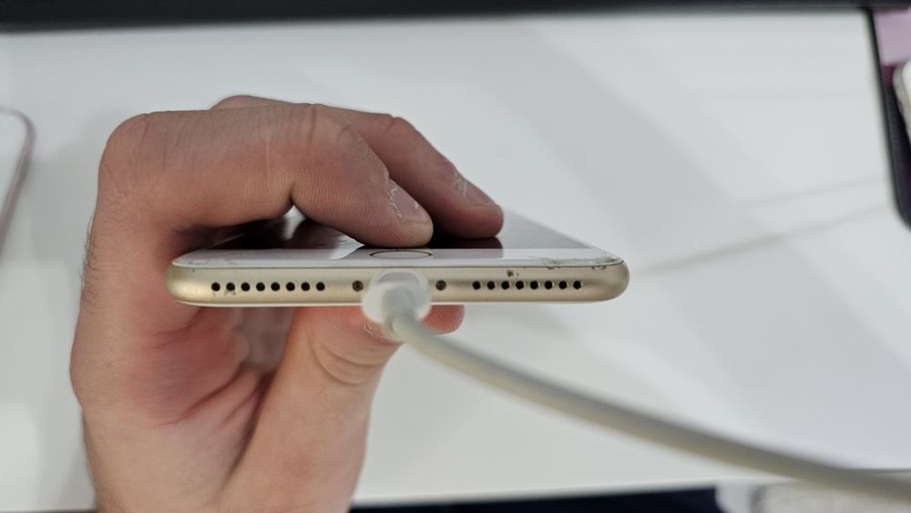 iPhone 7 plus gold 128Gb