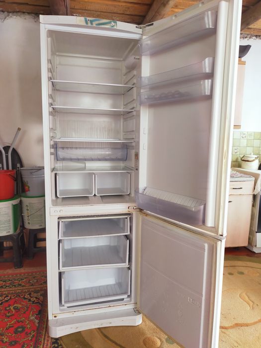 Холодильник сатамын .