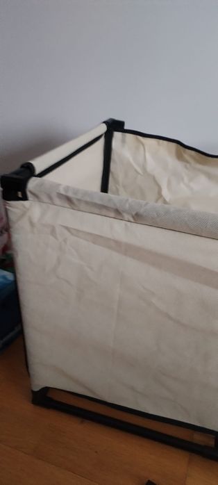 Cușcă  făcută din suport metalic