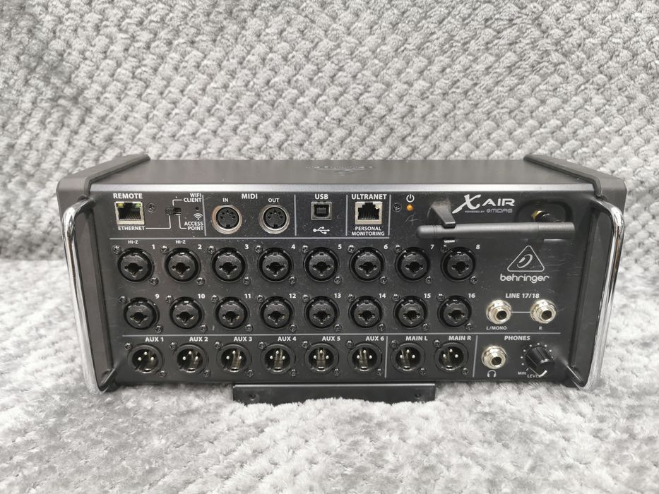 Behringer x-air xr18