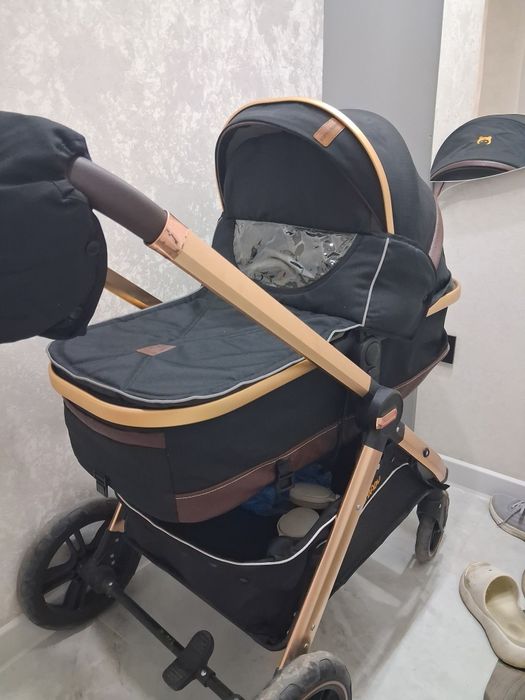 Коляска продам..