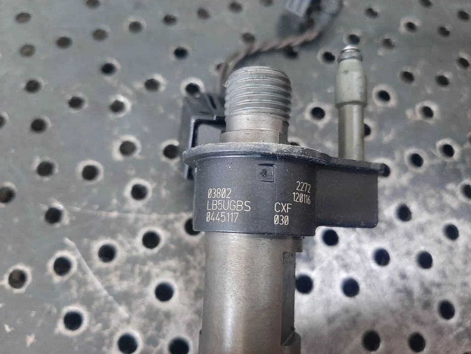 injector 2.0 d 3.0 d  bmw seria 5 f11 f10 f07 seria x3 f25 seria 3 f31 f80 f30 0445117030