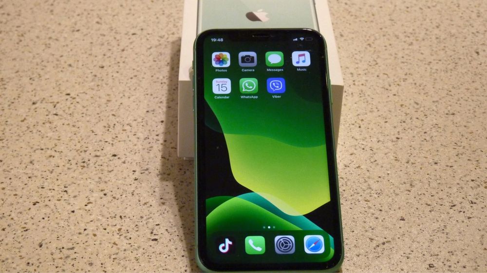 Iphone 15 green 128gb обмен
