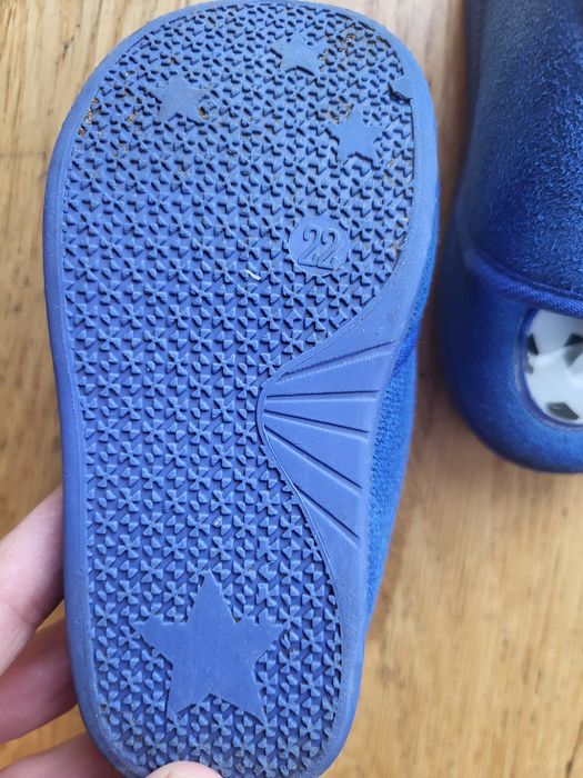 Кецове и пантофи размер 21 и 22