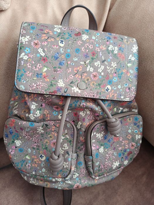 Дамска раница с цветен десен