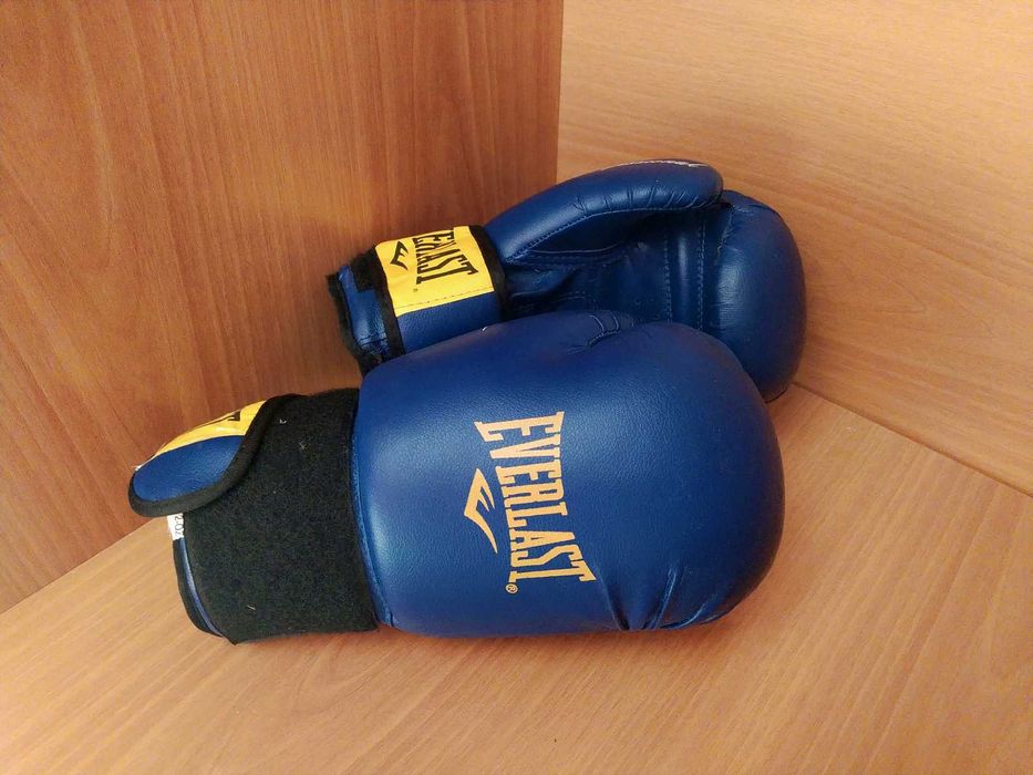 Боксерские перчатки 6 унций. Бокс 12 унций. Перчатки эверласт для бокса 12 унций. Top ten перчатки для бокса 12 oz. Варежки для бокса.