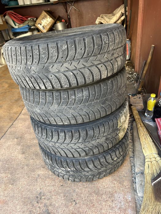 Продам Зимние шины
