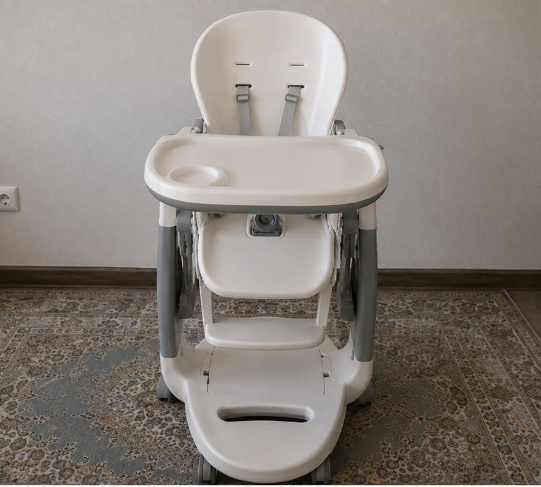 Продам итальянский стульчик качелю для кормления