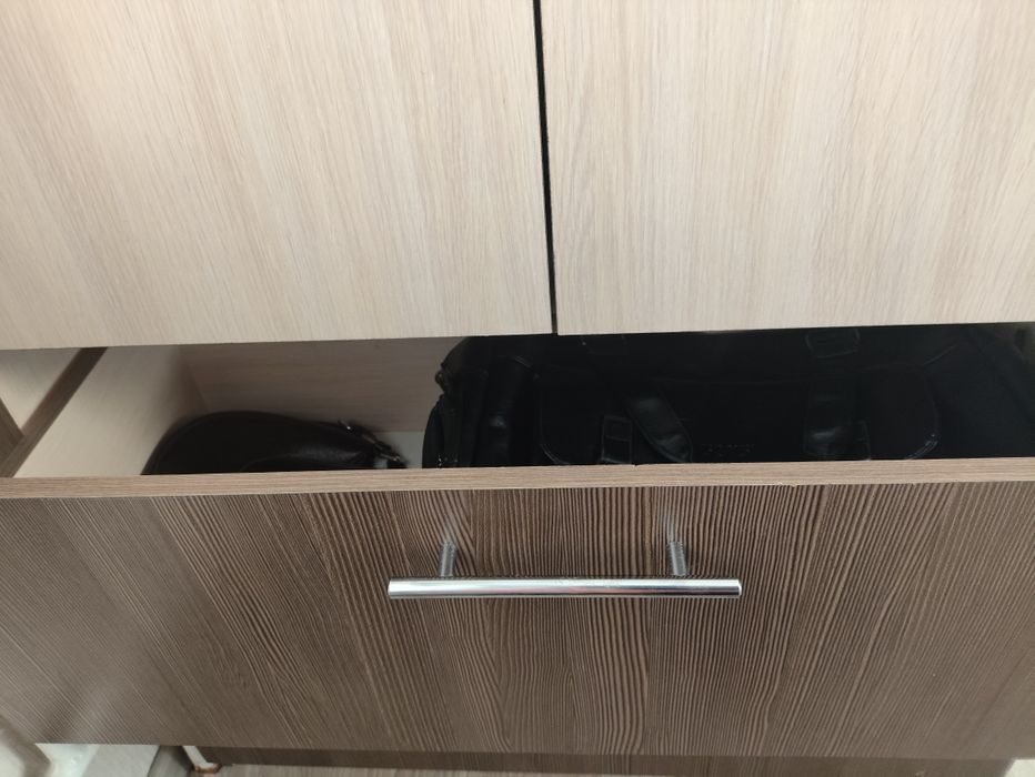 Продам диван,и шкаф в хорошем состояний