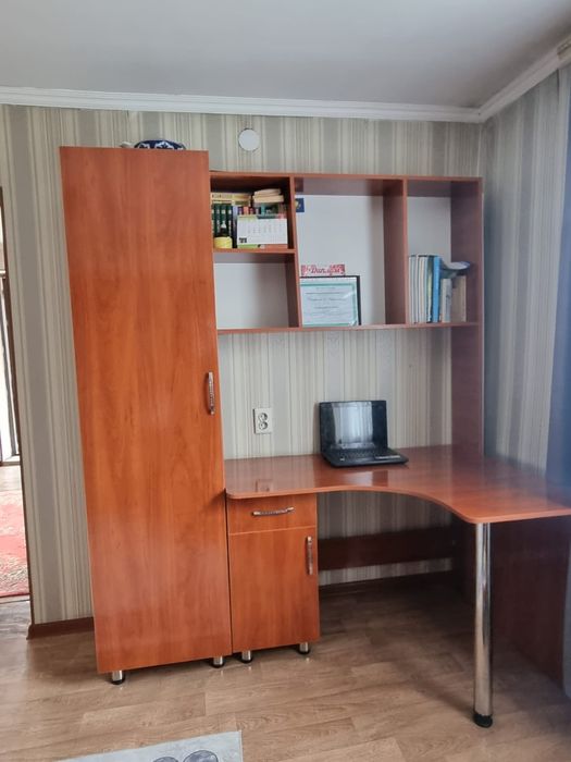 Продам компьютерный стол