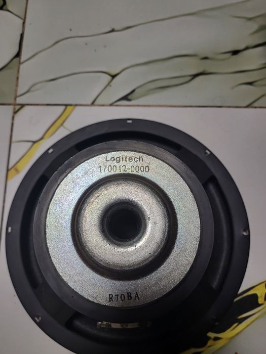 Se vinde Logitech Z-5500 subwoofer