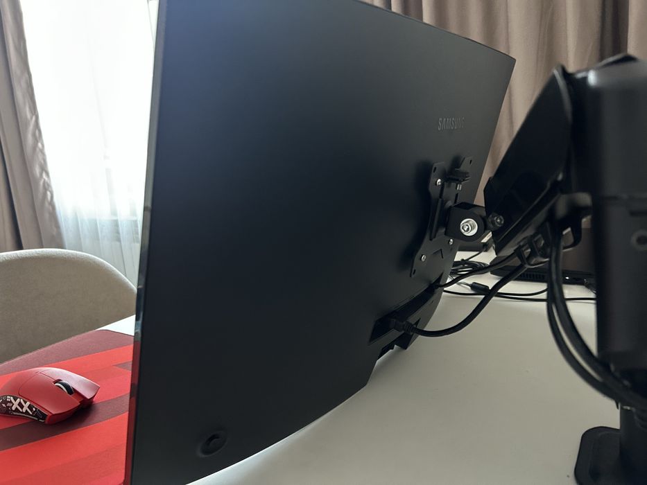 Монитор Samsung