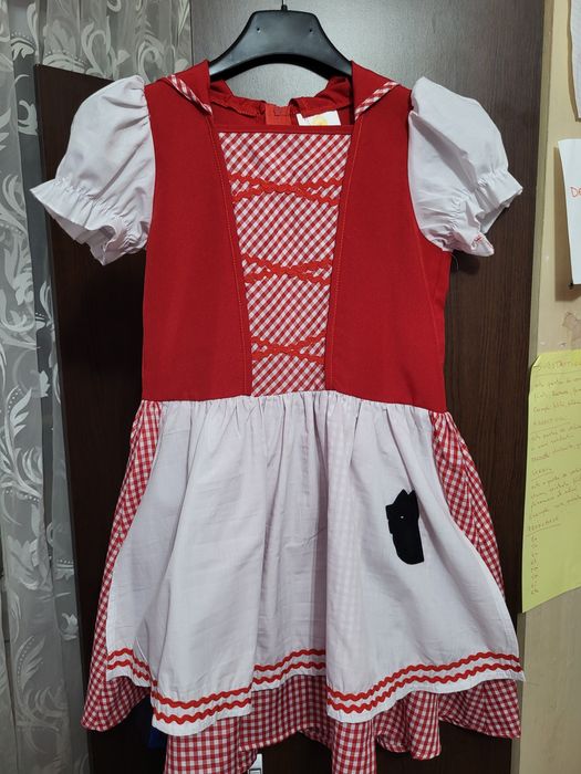 Rochie scufita Rosie