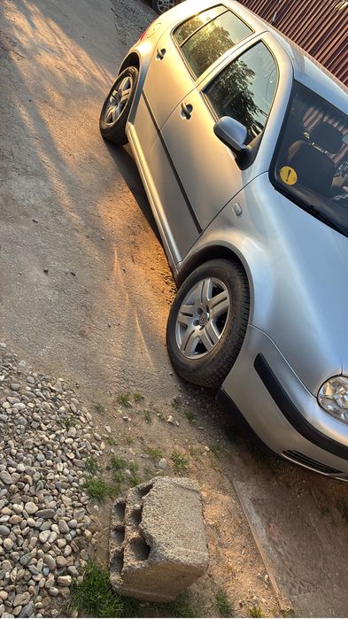 vand sau schimb golf 4 1.4 benzina