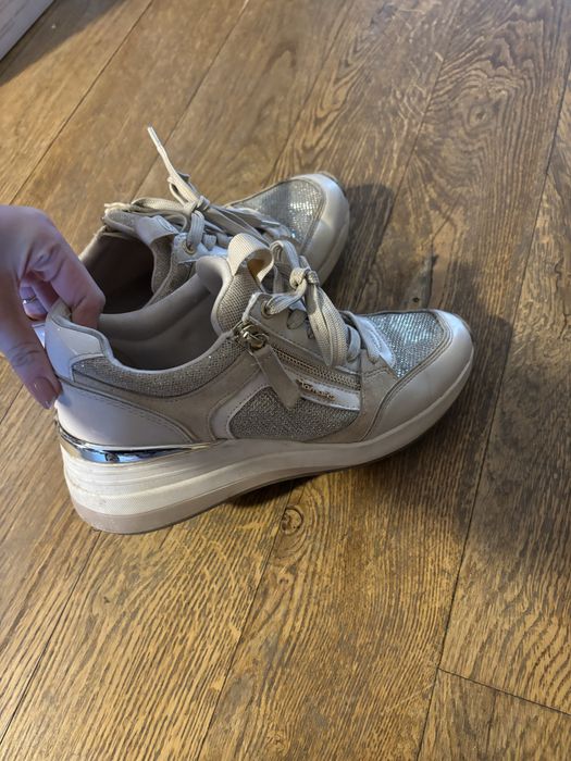 Маратонки  на платформа