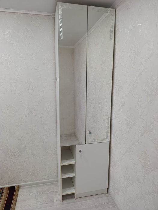 Продам прихожую и шкаф